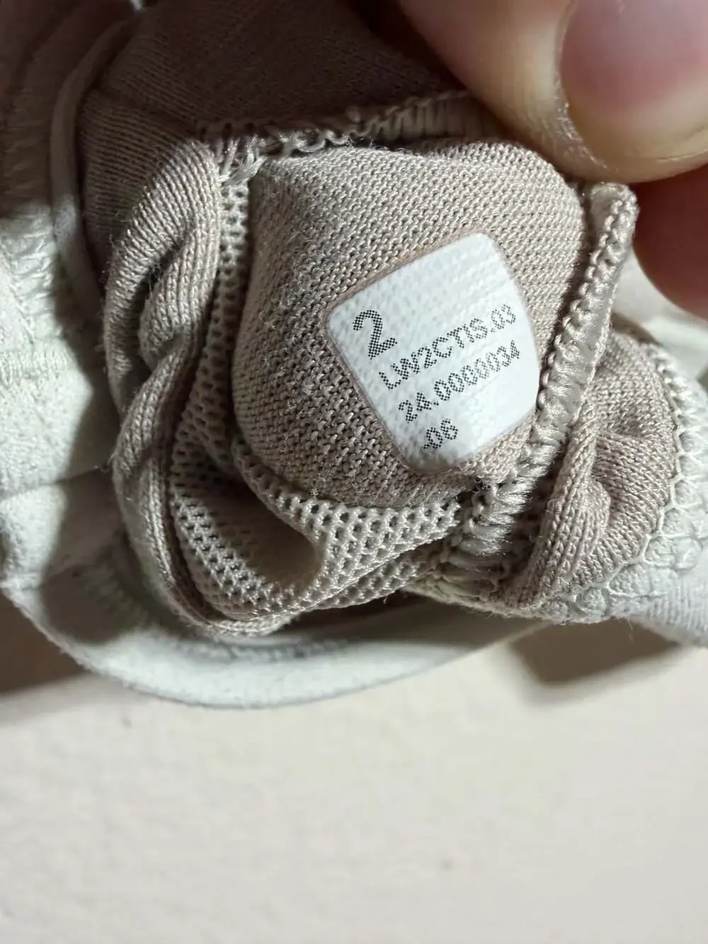 lululemon athletica Flow Y Bra Nulu Cross Back Sports Bra White Size 2